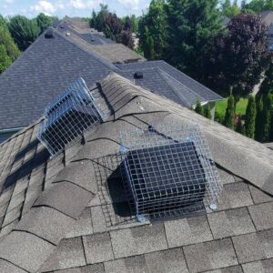 roof vent with sealing to prevent raccoons